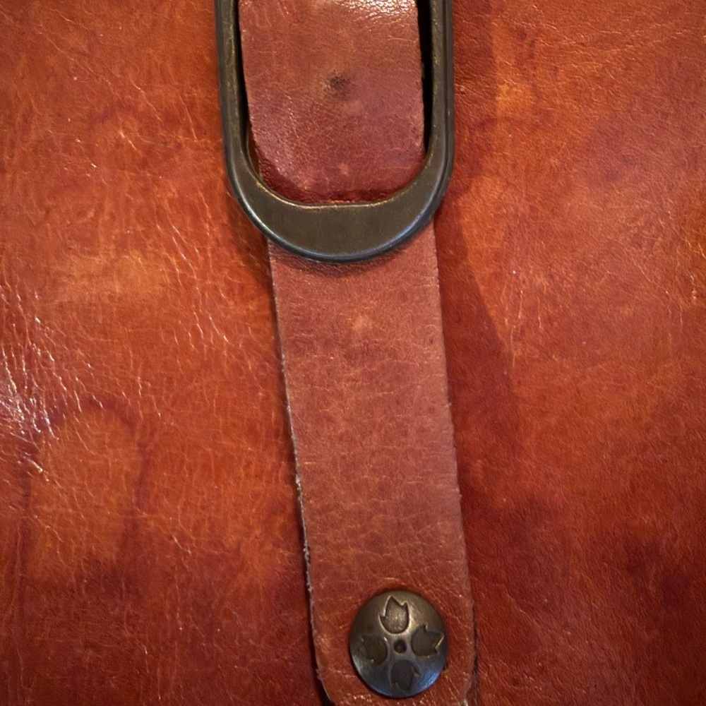 Vintage Tan Leather Messenger Bag. Patricia Nash - Picture 4 of 15